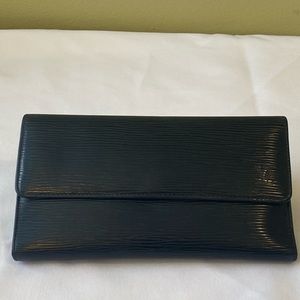 Louis Vuitton Continental wallet in Epi leather